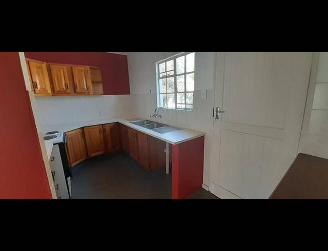 2 BEDROOM TOWNHOUSE FOR SALE IN DIE HOEWES